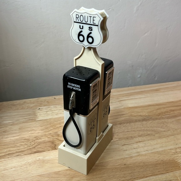 Route 66 kitchen decor Metal sign napkin holder and salt and pepper shakers - Picture 4 of 17